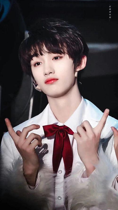 队友爆料丁程鑫是谁啊视频,队友爆料背后的明星魅力