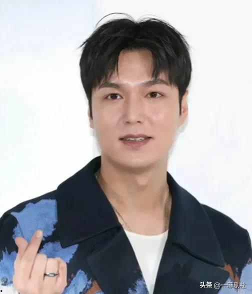 明星最新爆料动态,揭秘娱乐圈最新动态与幕后故事